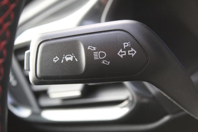 Ford PUMA 1.0-125pk EcoBoost Hybrid ST-Line. April 2024 ! Slechts 7.400km ! Autm. airco, navigatie, telefoonvoorb., camera, pdc v+a, parkeerassistent, LED verl., metallic lak, LM wielen, stoel-, stuur- en voorraamverw., lane- en sideassist, adapt. cruise cntrl etc