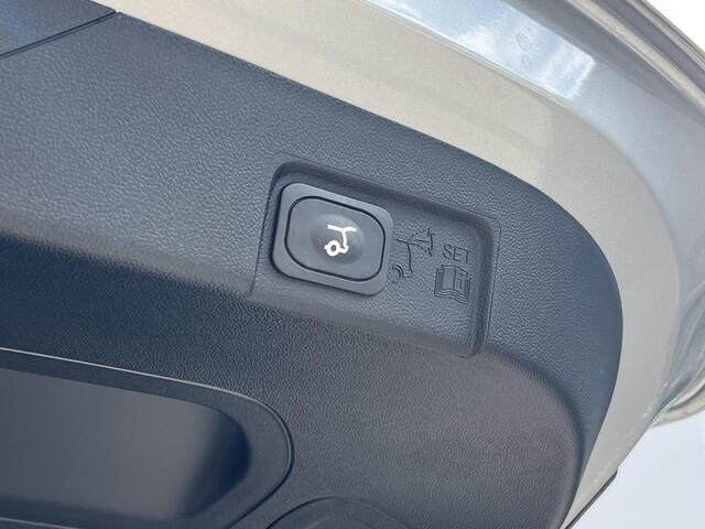 Ford PUMA Gen-E SUV Gen-E FWD (43,6 kWh) Solar Silver, Stoffen stoelen met grijze stiksels, Comfort Pack, Winter Pack Ford Voorraad