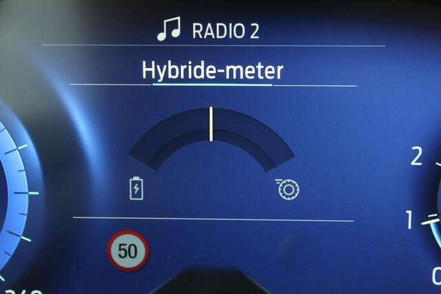 Ford PUMA 1.0-125pk EcoBoost Hybrid ST-Line X. April 2024 ! Slechts 9.700km ! Autm. airco, navigatie, telefoonvoorb., camera, pdc v+a, parkeerassistent, LED verl., metallic lak, LM wielen, stoel-, stuur- en voorraamverw., lane- en sideassist, adapt. cruise cntrl et