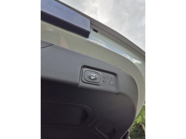 Ford PUMA Nw.model Hybrid ST-Line X Panoramadak Trekhaak Alle opties nieuw 42.865,-