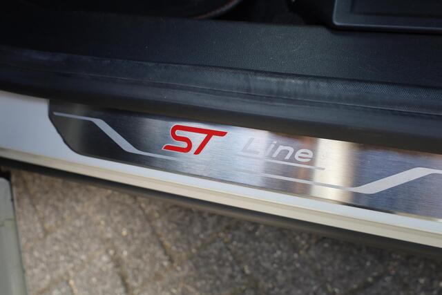 Ford PUMA 1.0 EcoBoost Hybrid ST-Line X ST-LINE PANO AFN-TREKH HALF-LEER RUIT/STOELVERW. ELEC.ACHTERKLEP/SPIEGELS CAMERA DAB 2XPDC 19''LMV METROPOLIS-WHITE!!