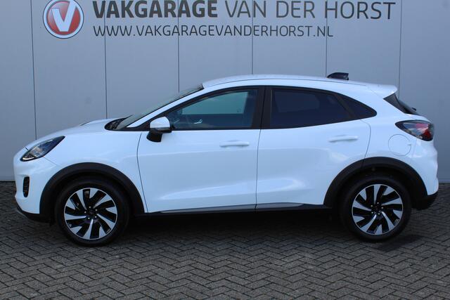 Ford PUMA 1.0-125pk EcoBoost Mild-Hybrid Titanium. Fabr. garantie t/m 24-03-2029 ! Eén van de fijnst rijdende auto in z'n klasse ! Autm. airco, stoel-, stuur- en voorraamverw., cruise control, LED verl., navigatie, telefoonvoorb., DAB radio, Apple carplay/Android a