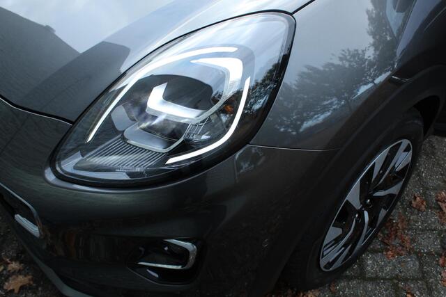 Ford PUMA 1.0 EcoBoost Hybrid Titanium