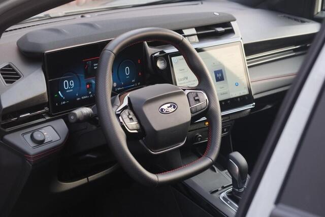 Ford PUMA 1.0 EcoBoost Hybrid 155pk Aut. ST-Line X | Nieuw Model ! | Adaptive Cruise | 360° Camera | Panoramadak | Elektrische Achterklep | Trekhaak | Winter Pakket