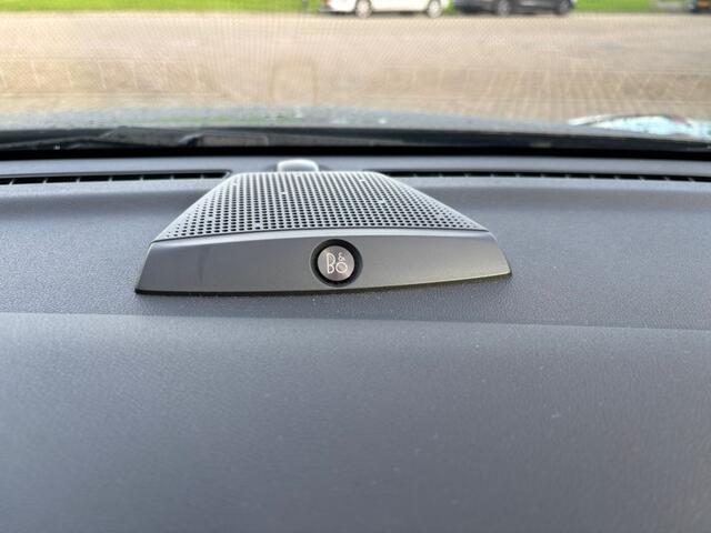 Ford PUMA Hybrid ST-Line X First Edition | VOL! | Trekhaak | B&O | Panoramadak | Camera | 100% Dealer onderhouden |