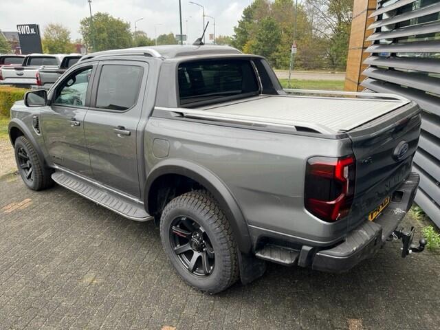 Ford RANGER 2.0 BI TURBO AUT 5 PERS MULTI CARGO VAN RAPTOR LOOK ¤ 56.900 EXCL BTW Auto in nieuwstaat OPBOUW EN INRICHTING NAAR WENS tegen meerprijs AANWEZIGE RAPTOR PACK FENDERS/WHEELS /GRILLE inclusief de aangeboden prijs