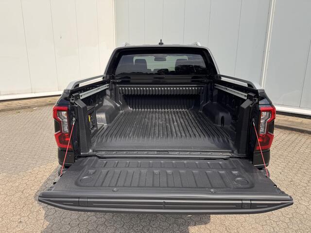 Ford RANGER Wildtrak Double Cab PHEV | VOORRAAD KORTING | DIRECT LEVERBAAR | 278PK | Trekhaak | Blis | 12" Infotainment scherm met SYNC 4 | Elektrisch 8-weg verstelbare en verwarmbare stoelen | 18" Lichtmetalen velgen
