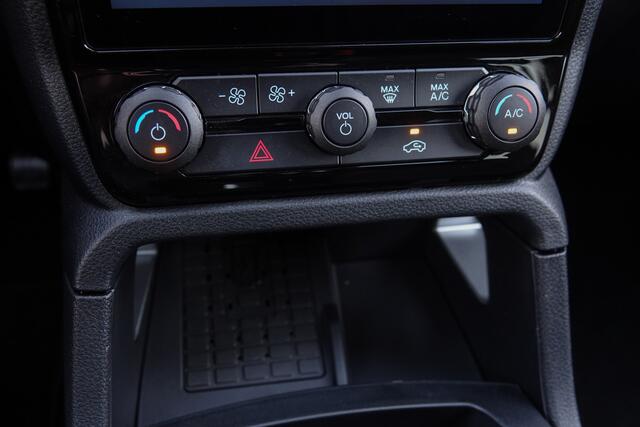 Ford RANGER Wildtrak 2.3PHEV 280Pk Aut. | Plug In Hybride | Double Cab | 5-Persoons | 3.500Kg trekgewicht | Trekhaak | Elek. Rollertop | 18'' | Iconic Silver