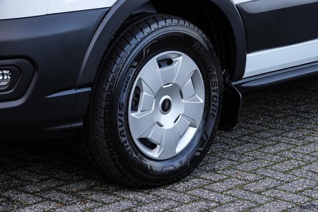 Ford TRANSIT L2H2 2.0Tdci 130Pk | 350 | Trend | Virtual Cockpit | Achteruitrijcamera | 270° Achterdeuren | Frozen White