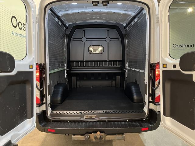Ford TRANSIT 350 2.0 TDCI L3H2 Trend 130 PK DC Dubbel Cabine / Euro 6 / Airco / Schuifdeur L + R / Cruise Control / Trekhaak / Camera