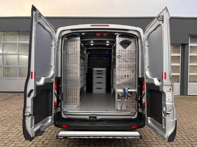 Ford TRANSIT 350 2.0 TDCI L2H2 Werkplaats inrichting Kast Inrichting Servicewagen Airco Cruise controle Werkplaats Sortimo inrichting Parkeersensoren voor en achter 1e eigenaar Dealer onderhouden Euro 6 Bpm vrij!!