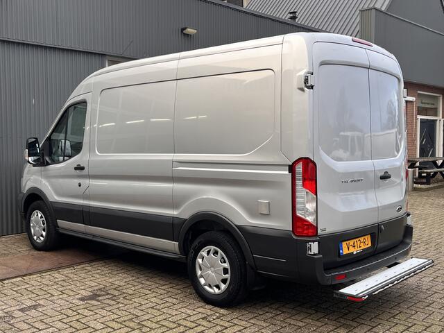 Ford TRANSIT 350 2.0 TDCI L2H2 Werkplaats inrichting Kast Inrichting Servicewagen Airco Cruise controle Werkplaats Sortimo inrichting Parkeersensoren voor en achter 1e eigenaar Dealer onderhouden Euro 6 Bpm vrij!!
