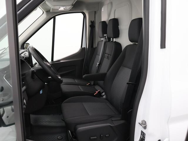 Ford TRANSIT 350 2.0 TDCI L3 H2 Trend | Navigatie | Stoelverwarming | Trekhaak 2500 KG AHW | Airco | 3-Zits | NIEUW | Carplay - Android Auto | Laadruimte Pakket | Cruise Control | Multifuntioneel Stuurwiel