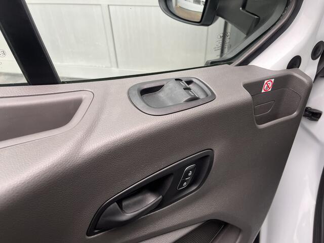 Ford TRANSIT 470 2.0 TDCI Airco Cruise control Tachograaf 3-Persoons Euro 6 Telefoonverbinding Be-combi be-trekker Koeling aansluiting Schotel Be-combi