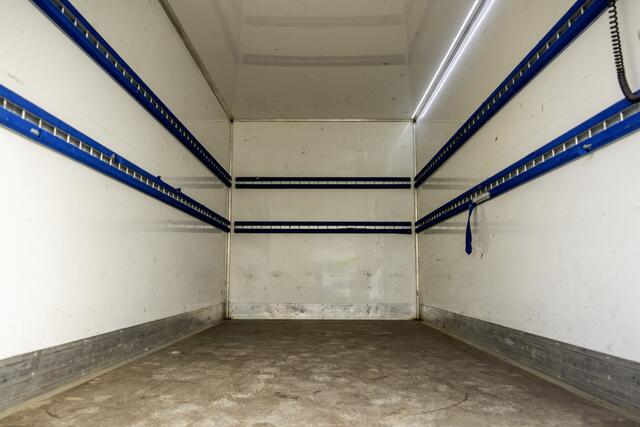 Ford TRANSIT 2.0 TDCI Bakwagen met laadklep | Euro 6 | 131 PK | Airco | Cruise | 3-Persoons