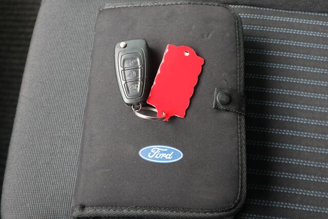 Ford TRANSIT 350 2.2 TDCI L2H2 DC Trend | Dubbel Cabine | 7 Zits | Airco | Navigatie | Camera |