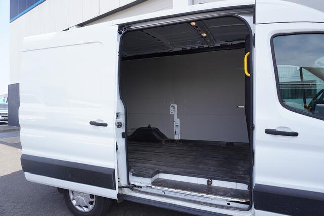 Ford TRANSIT 2.0 TDCI 130PK L2H2 EURO 6 - A/C Climate - Navi - Cruise - PDC - ¤ 20.900,- Excl.