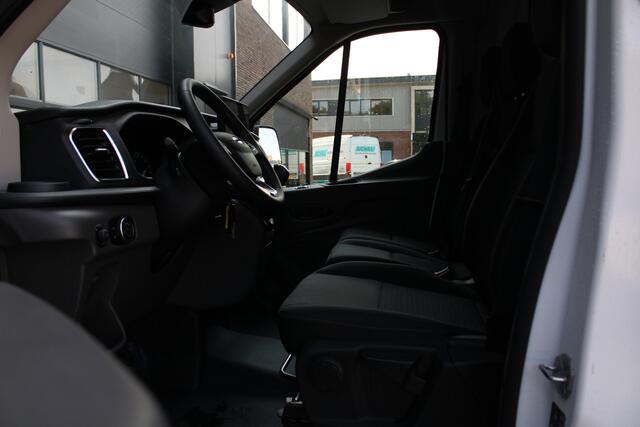 Ford TRANSIT 350 2.0 TDCI L3H2 Trend 130pk Trend - Navigatie - Blind Spot - Adaptive cruise - Camera - 270gr deuren - Trekhaak - Rijklaar