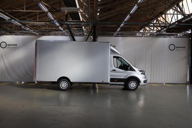 Ford TRANSIT 350 2.0 TDCI L4H1 Trend Skeletal | Uit voorraad leverbaar | Karhof Gesloten Bak + Overloopklep | Kenteken 2024 | Bluetooth | Cruise Control | Voorruitverwarming | Laadvermogen 1200KG + |