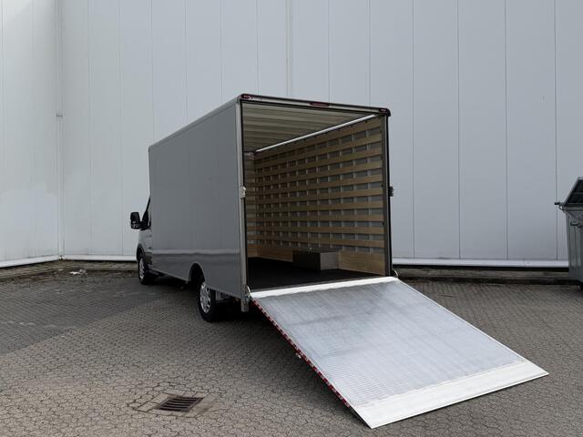 Ford TRANSIT 350 2.0 TDCI L4H1 Trend Skeletal | Uit voorraad leverbaar | Karhof Gesloten bak + Overloopklep Kenteken 2024 | Bluetooth | Cruise Control | Voorruitverwarming | Laadvermogen 1200KG + |