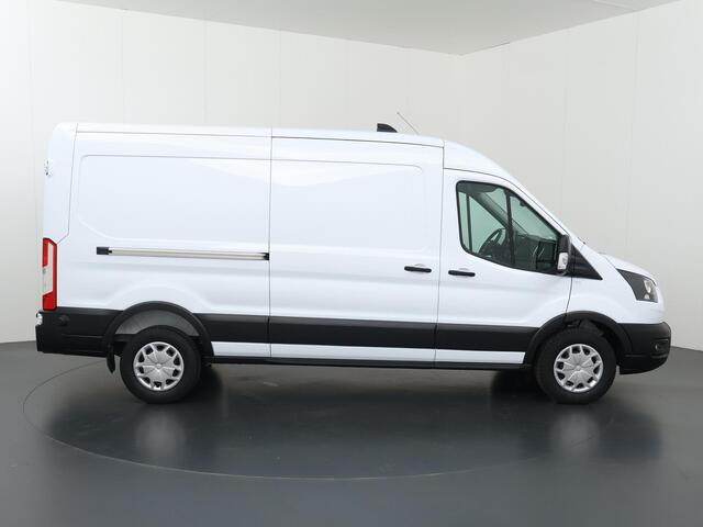 Ford TRANSIT 350 | 2.0 TDCI | L3 H2 | TREND | TREKHAAK 2500 KG AHW | CLIMATE CONTROL | NAVIGATIE | PARKEERSENSOREN V+A | CRUISE CONTROL | BIJRIJDERSBANK | LAADRUIMTE PAKKET | APPLE CARPLAY / ANDROID AUTO | STOEVERWARMING