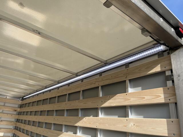 Ford TRANSIT 350 170pk L4H1 Skeletal Bakwagen! Airco / Cruise control / Karhof Gesloten Bak + Deuren / Bluetooth / Voorruitverwa. / DAB+ / LAADVERMOGEN 1303 KG / BPM VRIJ!