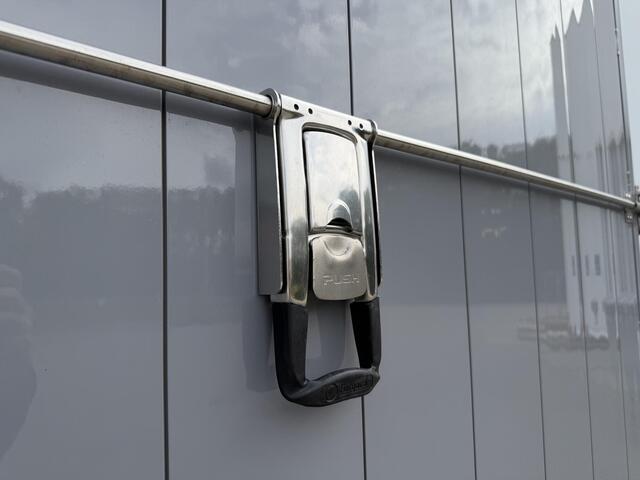 Ford TRANSIT 350 2.0 TDCI L4H1 Trend Bakwagen | Uit voorraad leverbaar | Karhof Gesloten bak + Deuren achter Kenteken 2024 | Bluetooth | Cruise Control | Voorruitverwarming | Laadvermogen 1200KG + |