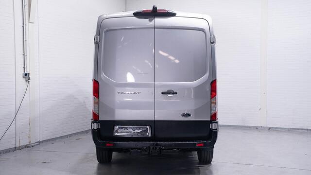 Ford TRANSIT 2.0 TDCI 130 pk L3H2 Trend Navi, Camera Trekhaak 2.500 kg, Sidebars, Cruise Control, NAP, 1e Eig., 3-Zits