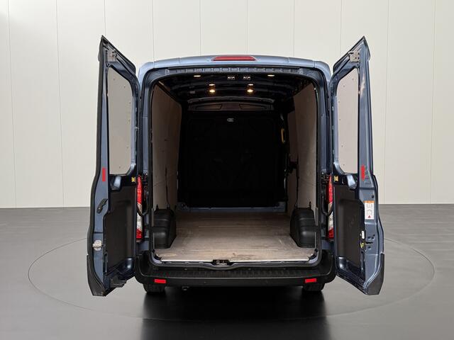 Ford TRANSIT 2.0TDCi 130PK L3H2 Business | Airco | Cruise | 3-Persoons | Betimmering