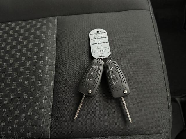 Ford TRANSIT 2.0TDCI 130PK L4H3 Jumbo | Navigatie | Camera | Airco | 3-Persoons | Cruise