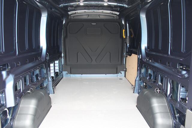 Ford TRANSIT 350 2.0 TDCI L3H2 Limited 165pk - LUCHTVERING - ACC - Blind Spot - 360 camera - Navigatie - Stoel-Stuurverwarming - Trekhaak - Rijklaar