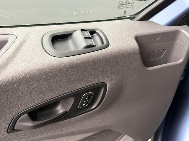 Ford TRANSIT 2.0TDCi 130PK L3H2 | Airco | Cruise | 3-Persoons | Betimmering