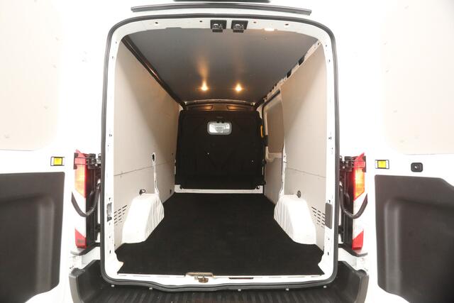 Ford TRANSIT 2.0 EcoBlue L2H2 | Automaat | Airco | Cruise | Camera | 3-Zits | Trekh. | Stoelverw. | Carplay