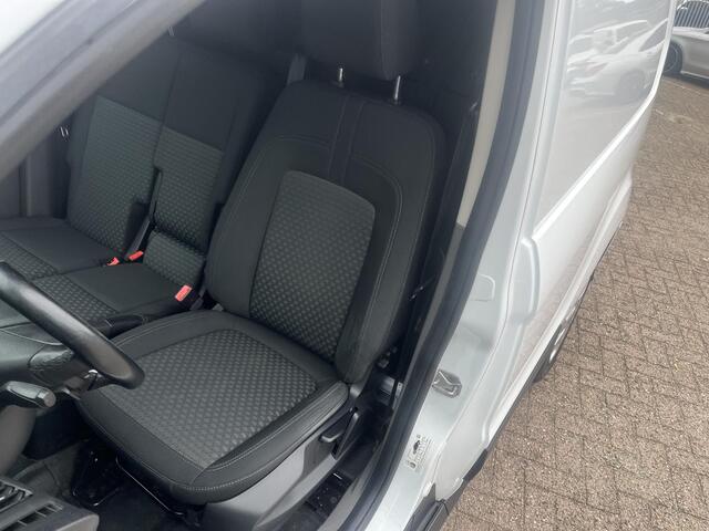 Ford TRANSIT CONNECT 1.0 Ecoboost L1 Trend Airco. navi. A- camera, PDC. Erg goed onderhouden. zuinige benzine motor, uitneembare betimmering.