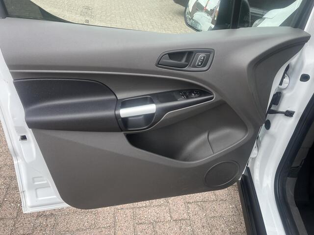 Ford TRANSIT CONNECT 1.0 Ecoboost L1 Trend Airco. navi. A- camera, PDC. Erg goed onderhouden. zuinige benzine motor, uitneembare betimmering.