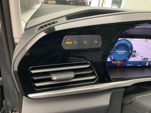 Ford TRANSIT CONNECT 2.0 EcoBlue L2 Limited 122pk | Adaptieve Cruise | Stoelverwarming | Trekhaak