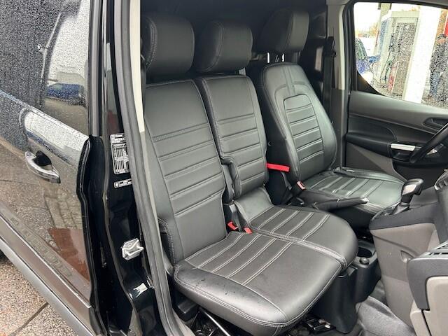 Ford TRANSIT CONNECT 1.5 EcoBlue L2 Trend AIRCO I NAV I CAMERA I 3-ZITSI LEDER INTERIEURI 1e EIGENAAR I COMPETE ONDERHOUDSHISTORIE