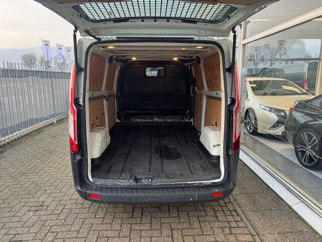 Ford TRANSIT CUSTOM 290 2.2 TDCI L2H1 Ambiente | 1e eigenaar | Zijschuifdeur-rechts | 3-zitplaatsen | Airco | Elektrische ramen | APK t/m 30-10-2025 |