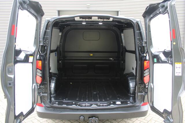 Ford TRANSIT CUSTOM 320 2.0 TDCI L2H1 Trend DC 136pk - Carplay - Android - Camera - Trekhaak - LED koplampen - Stoel + Stuurverwarming - Rijklaar