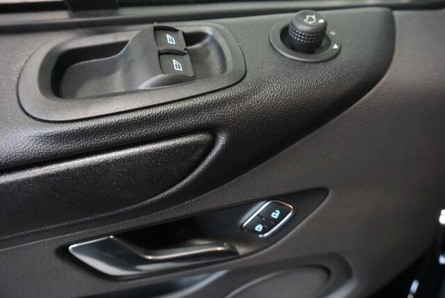 Ford TRANSIT CUSTOM 300 2.0 TDCI L2H1 Trend Automaat Airco Navi Cruisecontrol Camera Parkeersensoren Trekhaak