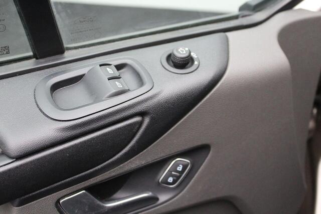Ford TRANSIT CUSTOM 320 2.0 TDCI L2H1 Limited DC Dubbel Cabine 2020 1e eigenaar | Navigatie | Carplay | Cruise control | Airco | Trekhaak | Bluetooth | PDC | Lichtmetaal | Voorruitverwarming | Stoelverwarming |
