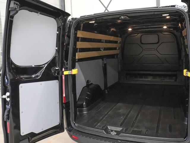 Ford TRANSIT CUSTOM 300 2.0 TDCI L2H1 Trend Automaat Airco Navigatie Cruise Parkeersensoren Camera Trekhaak