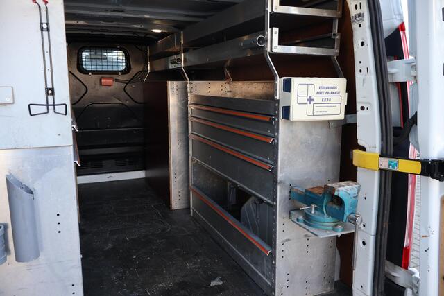 Ford TRANSIT CUSTOM 310 2.2 TDCI L2H1 Trend Complete Aluminium-Inrichting | 100PK | 1e Eigenaar | NL-Auto | Voledig-onderhouden | 2x Schuifdeur|