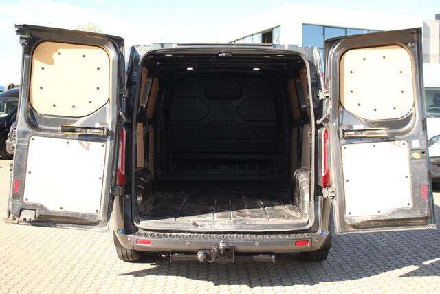 Ford TRANSIT CUSTOM 300 2.0TDCI 130pk L2H1 Limited | Trekhaak | Adap. Cruise | 2-Zits | L+R Zijdeur | Lease 396,- p/m