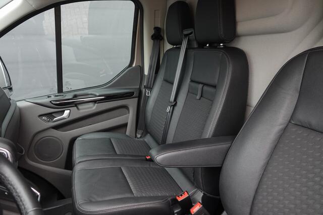 Ford TRANSIT CUSTOM L2H1 2.0Tdci 185Pk Aut. | Sport | 2xSchuifdeur | Stoel-Bank | Achteruitrijcamera | Achterspoiler | Trekhaak | 17''