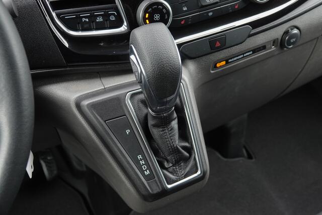 Ford TRANSIT CUSTOM L2H1 2.0Tdci 185Pk Aut. | Sport | 2xSchuifdeur | Stoel-Bank | Achteruitrijcamera | Achterspoiler | Trekhaak | 17''