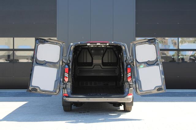 Ford TRANSIT CUSTOM 320 2.0 TDCI L2H1 Limited 150pk - 2x Schuifdeur - Adaptive Cruise - Verwarmd stuur - Blind spot - Navigatie - Camera - Draadloos laden - Rijklaar
