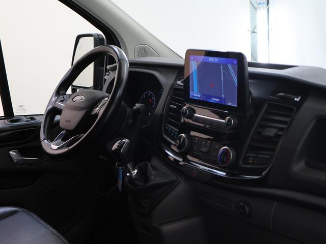 Ford TRANSIT CUSTOM 300 2.0 TDCI L2 H1 | TRAIL UITVOERING | LEDEREN BEKLEDING | NAVIGATIE | CAMERA | CRUISE CONTROL | TREKHAAK | LM VELGEN | TREEPLANKEN | NL AUTO