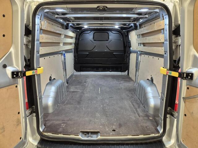 Ford TRANSIT CUSTOM 131pk L2H1 Trend Trekhaak Camera Cruise control Airco Parkeersensoren 3-Zits Euro6