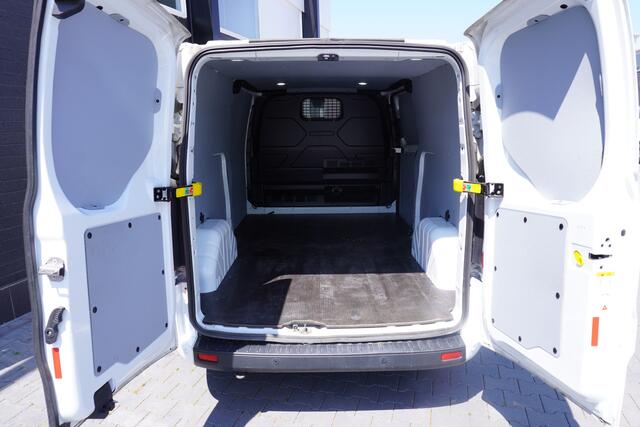 Ford TRANSIT CUSTOM 2.0 TDCI 130PK - EURO 6 - Airco - Cruise - PDC - ¤ 18.900,- Excl.